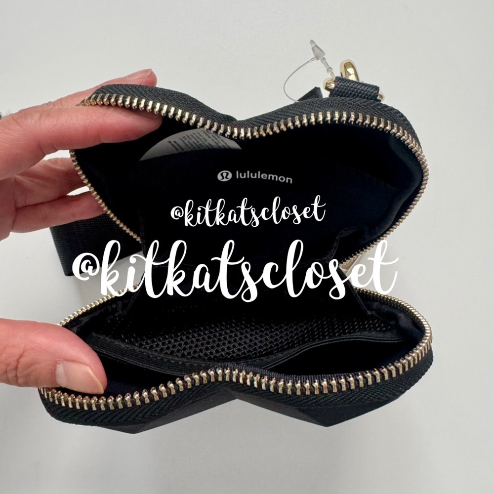 ⚡️SALE TODAY ONLY⚡️🆕 BLACK - NWT lululemon heart wristlet *VALENTINES DAY* - Picture 7 of 8
